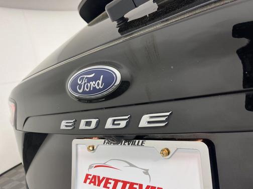 AGATE BLACK METALLIC 2024 Ford Edge SEL