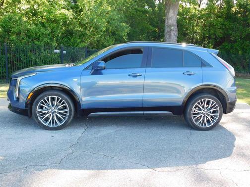 Deep Sea Metallic 2024 Cadillac XT4 Sport