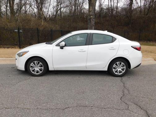 2020 Toyota Yaris Sedan L