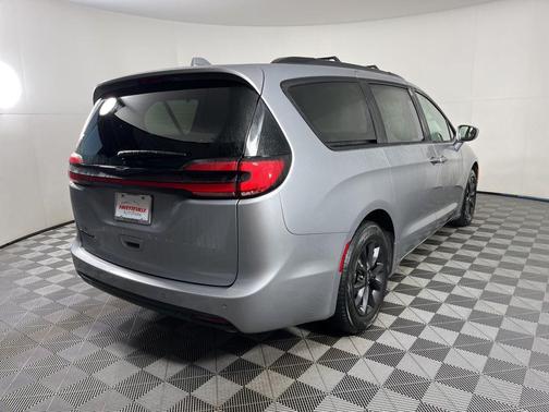 2021 Chrysler Pacifica Touring