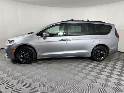 2021 Chrysler Pacifica Touring