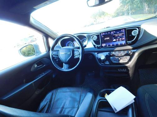 2021 Chrysler Pacifica Touring