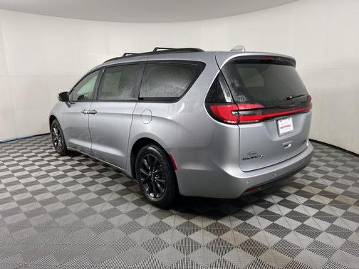 2021 Chrysler Pacifica Touring