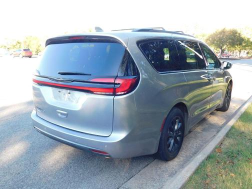 2021 Chrysler Pacifica Touring
