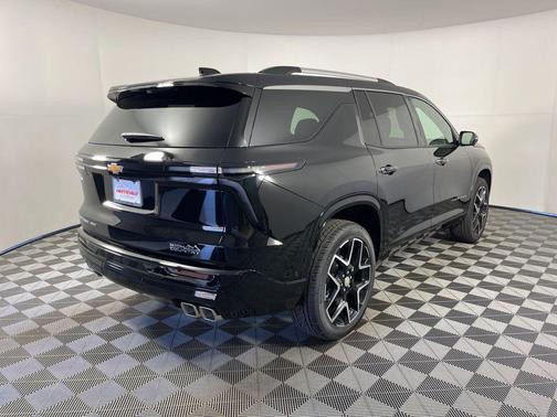 Mosaic Black Metallic 2026 Chevrolet Traverse High Country