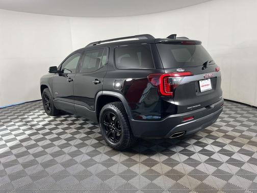 2022 GMC Acadia AWD AT4