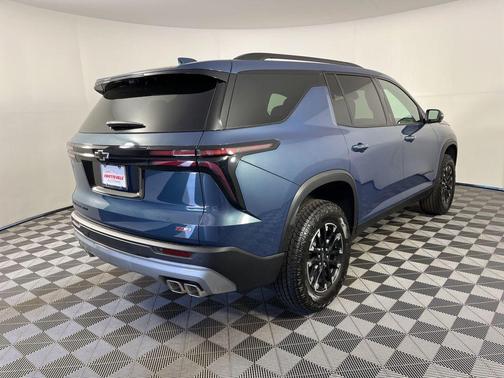 Lakeshore Blue Metallic 2026 Chevrolet Traverse AWD Z71