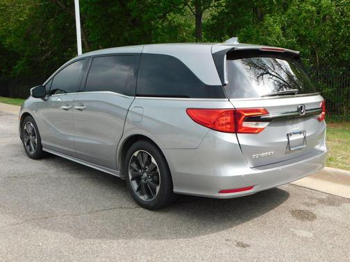 Modern Steel Metallic 2022 Honda Odyssey Elite