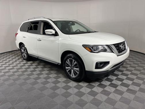 2018 Nissan Pathfinder SV
