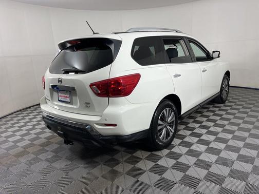 2018 Nissan Pathfinder SV