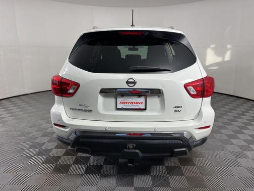 2018 Nissan Pathfinder SV