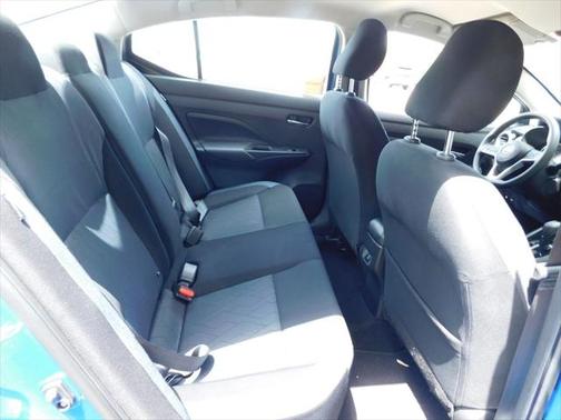2023 Nissan Versa 1.6 SV
