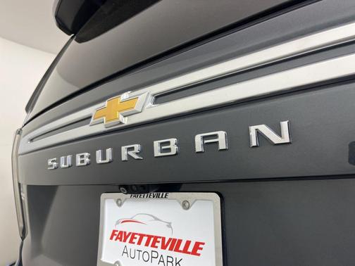 2022 Chevrolet Suburban 4WD High Country