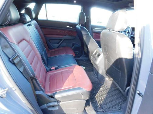 2022 Volkswagen Atlas Cross Sport 3.6L V6 SEL Premium R-Line