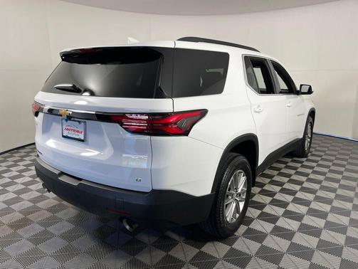 Summit White 2023 Chevrolet Traverse LT Leather