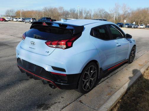 2019 Hyundai Veloster Base