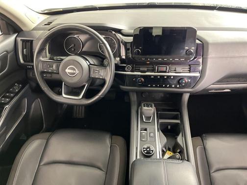 2023 Nissan Pathfinder SL 4WD