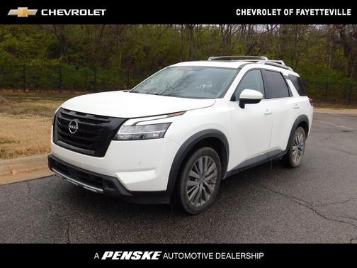 2023 Nissan Pathfinder SL 4WD