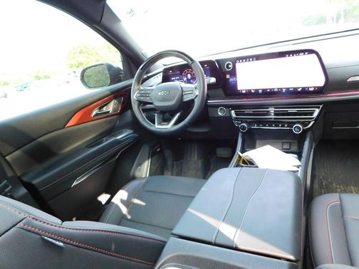 Radiant Red Tintcoat 2026 Chevrolet Traverse AWD Z71