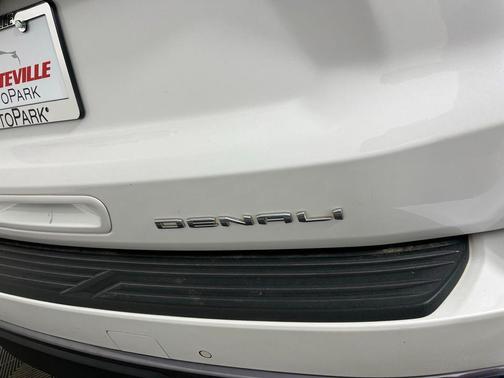 White Frost Tricoat 2024 GMC Yukon Denali Ultimate