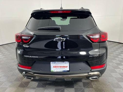 Mosaic Black Metallic 2026 Chevrolet Trailblazer ACTIV
