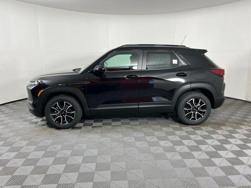 Mosaic Black Metallic 2026 Chevrolet Trailblazer ACTIV