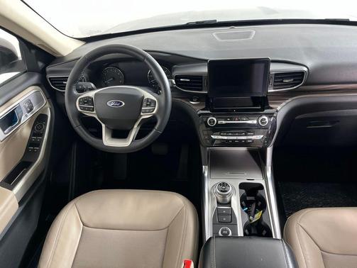 ICONIC SILVER METALLIC 2021 Ford Explorer Limited