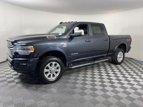 2020 RAM 2500 Laramie Crew Cab 4X4 6'4' Box