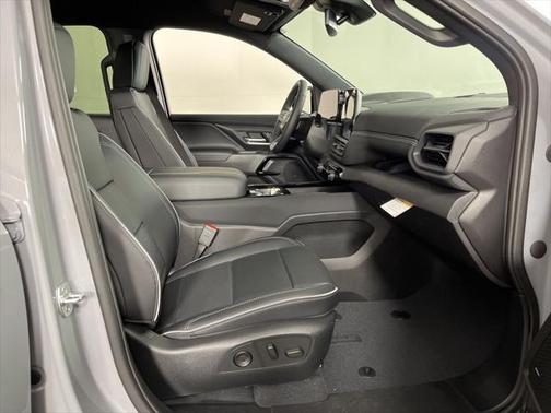 2025 Chevrolet Silverado EV LT