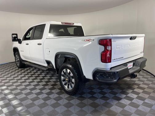 2022 Chevrolet Silverado 2500 Custom