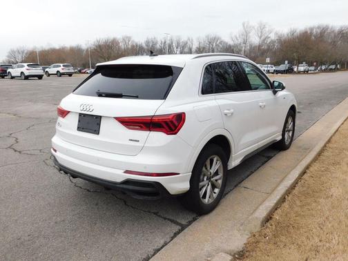 2025 Audi Q3 Premium 45 TFSI S line quattro Tiptronic