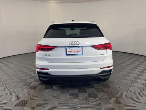 2025 Audi Q3 Premium 45 TFSI S line quattro Tiptronic