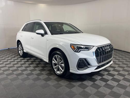 2025 Audi Q3 Premium 45 TFSI S line quattro Tiptronic