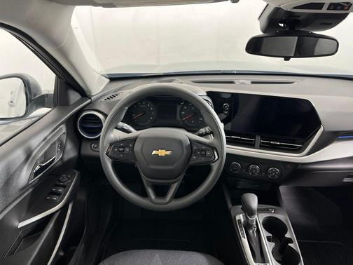 Sterling Gray Metallic 2026 Chevrolet Trax LS