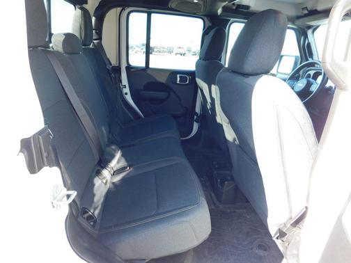 2024 Jeep Gladiator Nighthawk