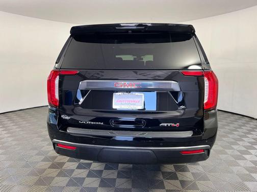 Onyx Black 2022 GMC Yukon 4WD AT4