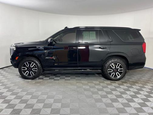 Onyx Black 2022 GMC Yukon 4WD AT4