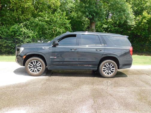 Onyx Black 2022 GMC Yukon 4WD AT4