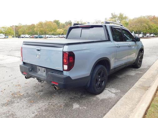 2022 Honda Ridgeline Black