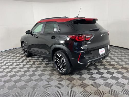 Mosaic Black Metallic 2026 Chevrolet Trailblazer RS