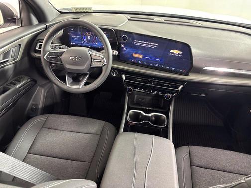 Summit White 2027 Chevrolet Traverse LT