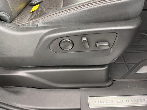 Iridescent Pearl Tricoat 2022 Chevrolet Tahoe 4WD High Country