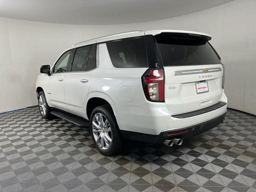 Iridescent Pearl Tricoat 2022 Chevrolet Tahoe 4WD High Country
