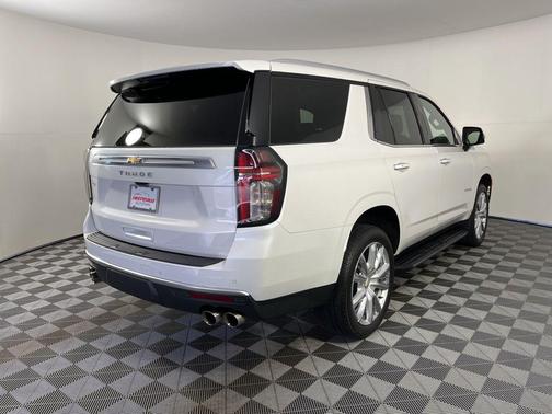 Iridescent Pearl Tricoat 2022 Chevrolet Tahoe 4WD High Country
