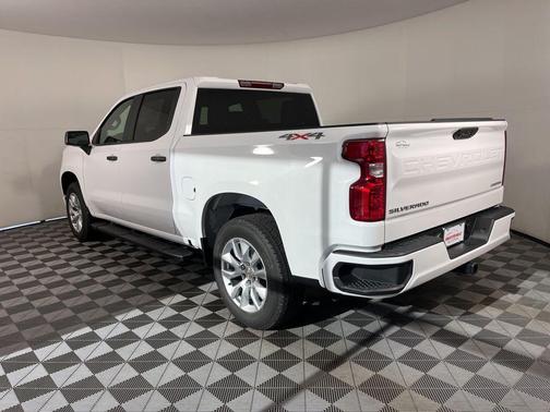 Summit White 2026 Chevrolet Silverado 1500 Custom