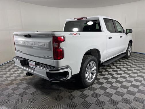 Summit White 2026 Chevrolet Silverado 1500 Custom
