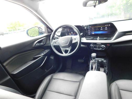 Marina Blue Metallic 2025 Chevrolet Trax FWD ACTIV