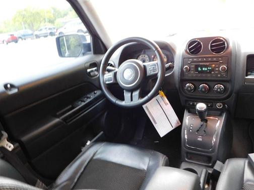 Bright White Clearcoat 2016 Jeep Patriot Sport