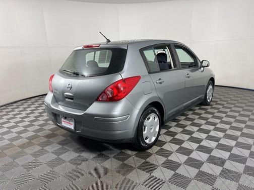 2009 Nissan Versa 1.8 S
