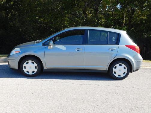 2009 Nissan Versa 1.8 S